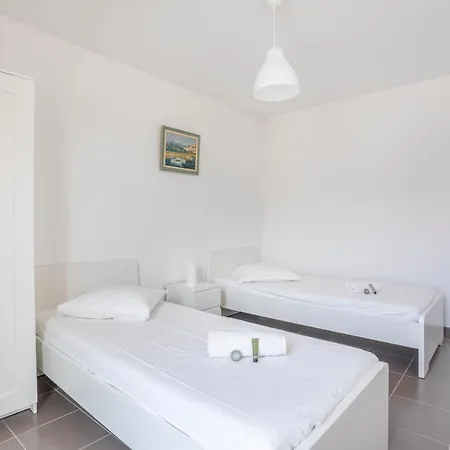 New Joliette Comfortable Well Located With Private Parking * Marseille